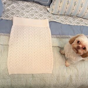 Chic White Knit Mini Skirt